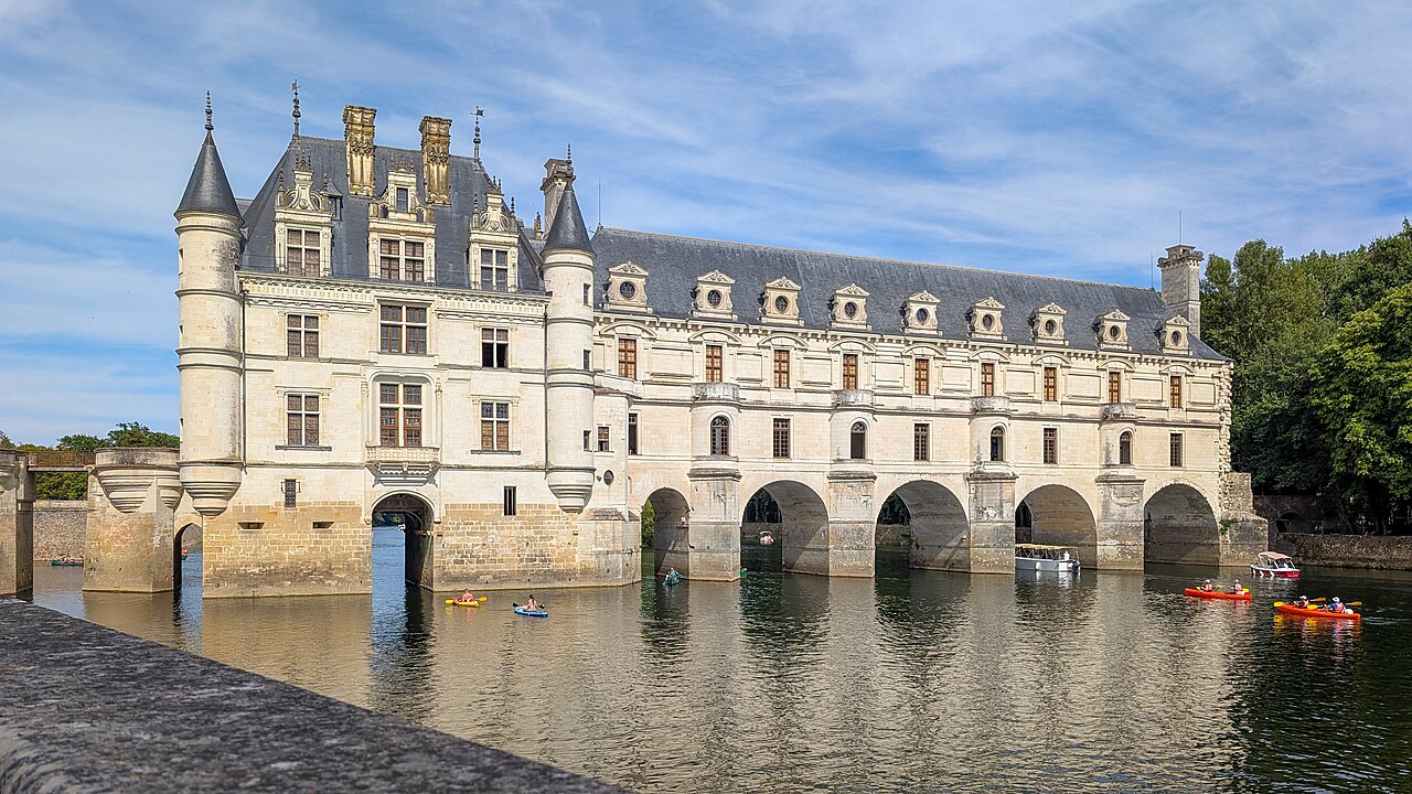 Château de Chenonceau construit au-dessus du Cher