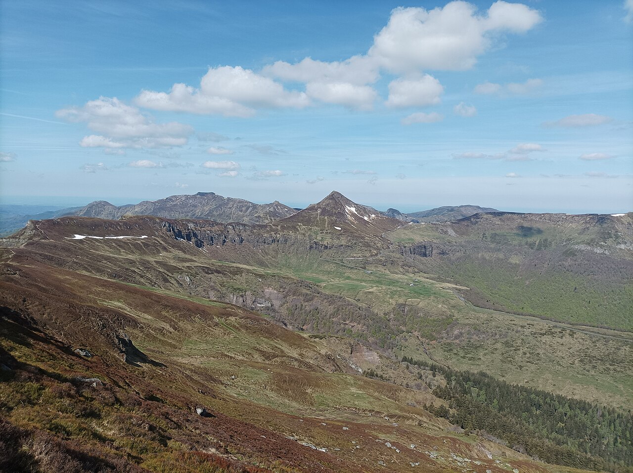 Puy Mary et crêtes du massif cantalien